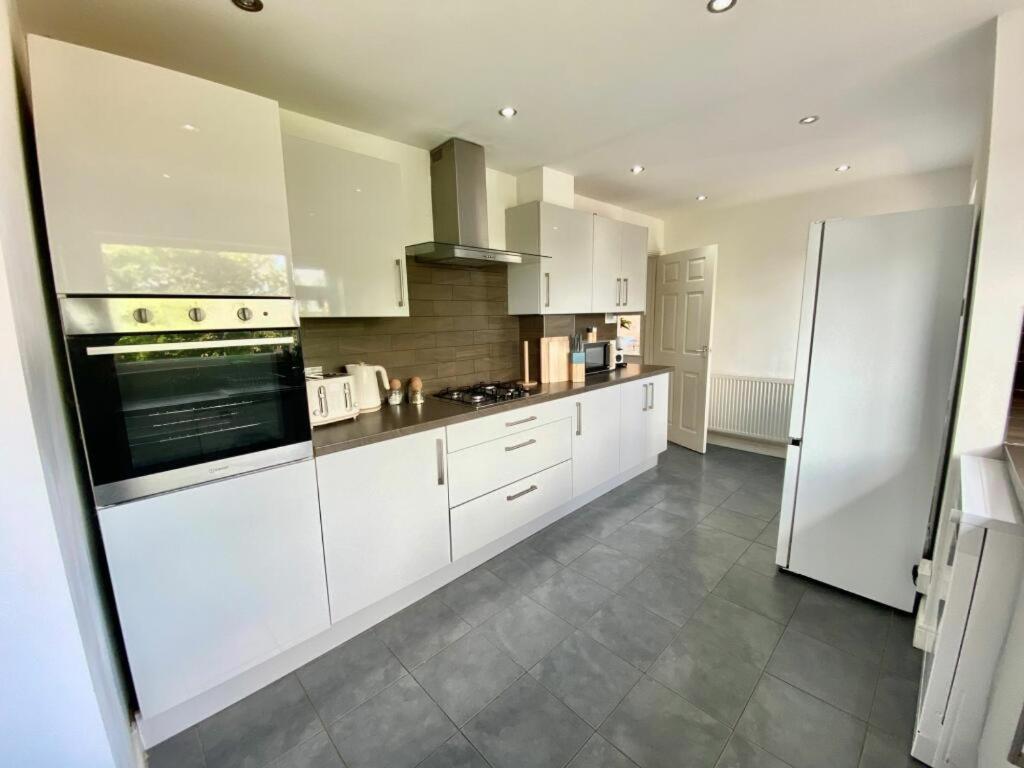 Coventry Huge 4Bed 2Bath Private Parking Nec By Empower Homes Экстерьер фото