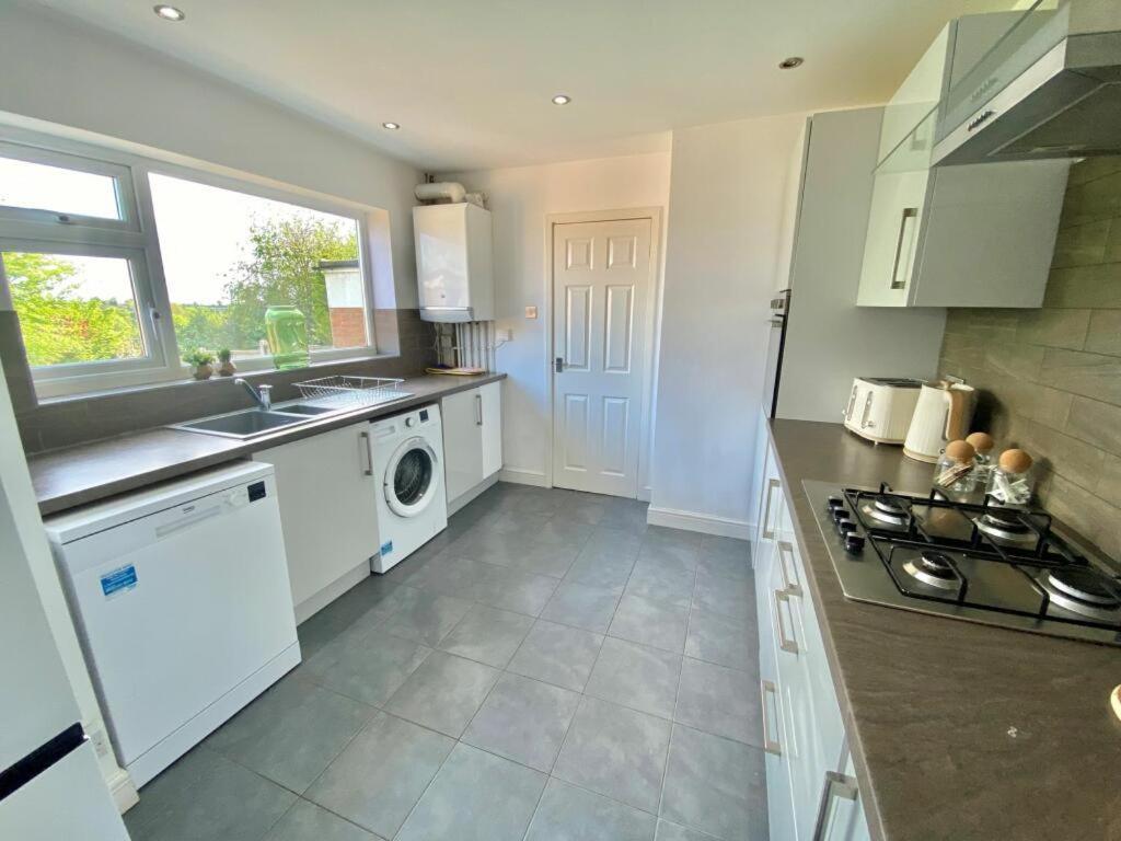 Coventry Huge 4Bed 2Bath Private Parking Nec By Empower Homes Экстерьер фото